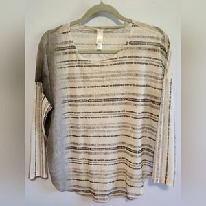 MarlaWynne Cream and Gray Patterned Blouse